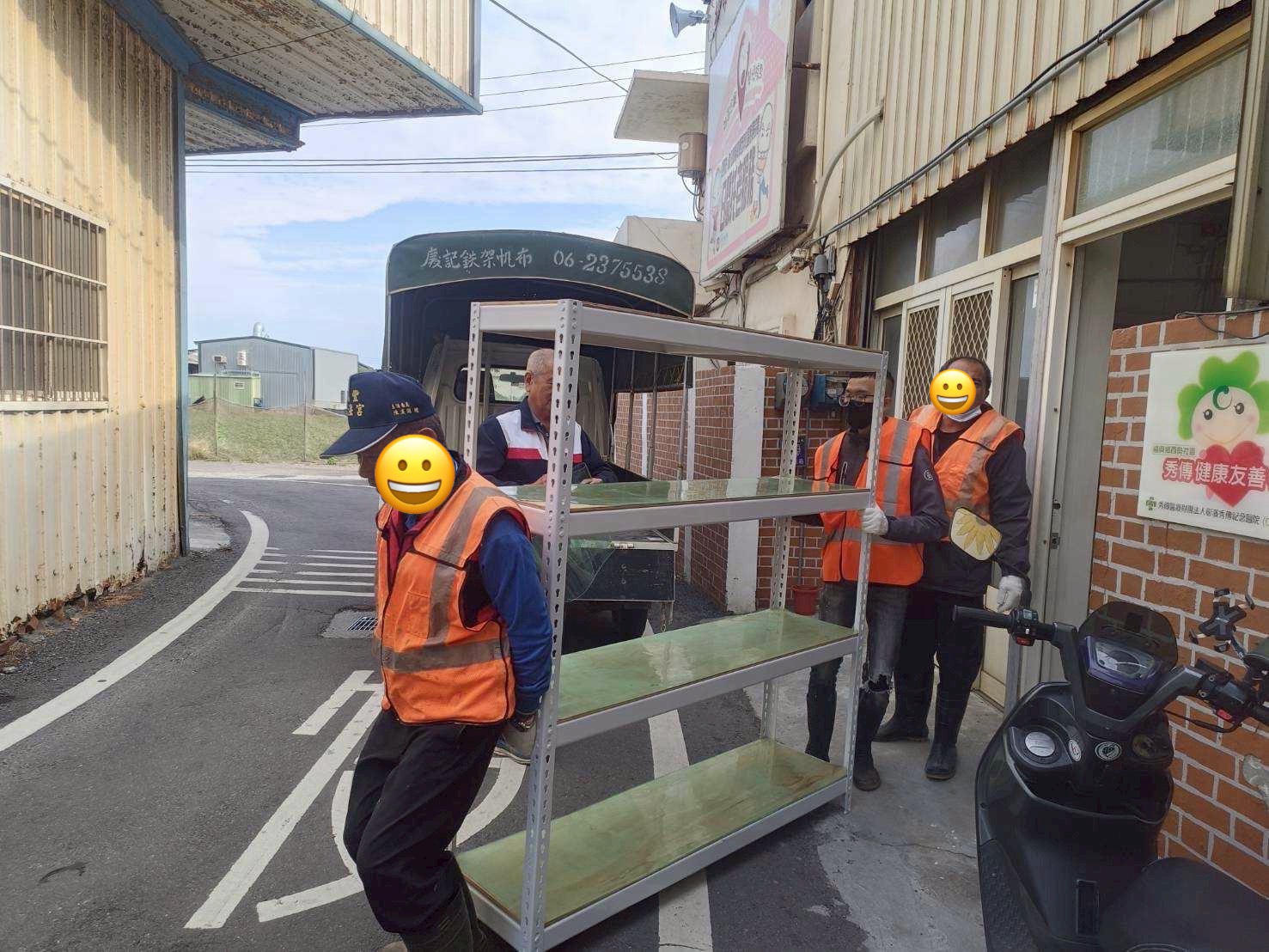 搬運教室層架現場照片