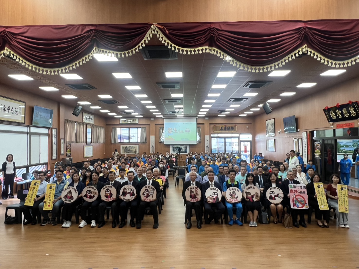 照片1 馨生市集開市宣導大合照